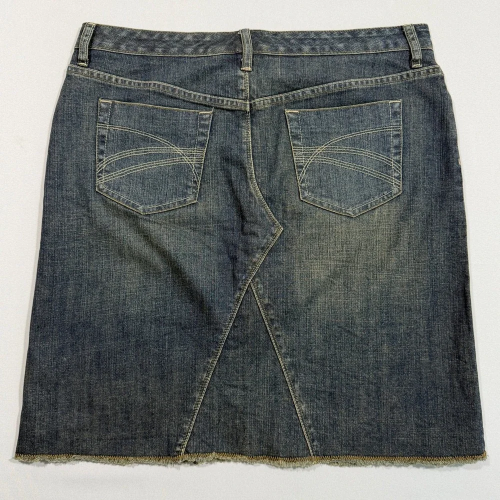 Tommy Hilfiger Denim Skirt Women's 10 Blue Raw Hem Casual Mini Jean Skirt